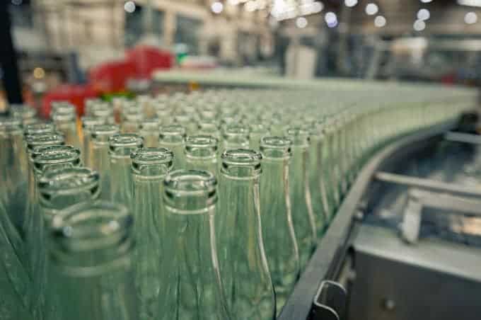 Usine de production de bouteilles en verre